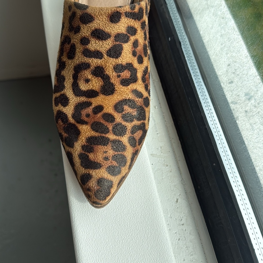Suede leopard print mules. Size 8 - Picture 4 of 8